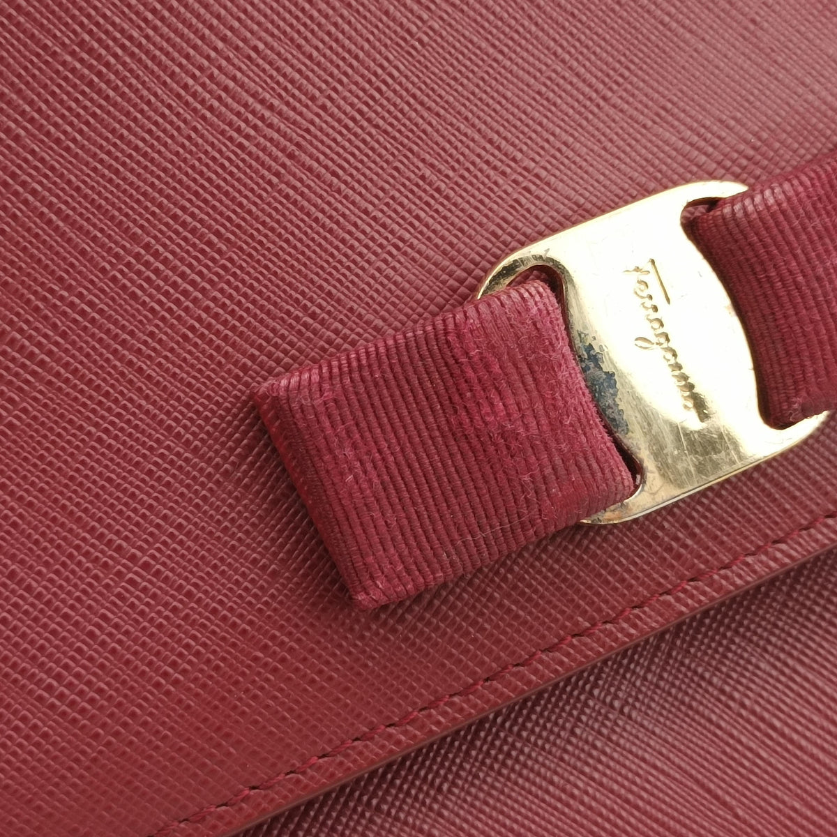 Pre-owned Ferragamo Ginny Red Leather  shoulderbag | stylenewstar
