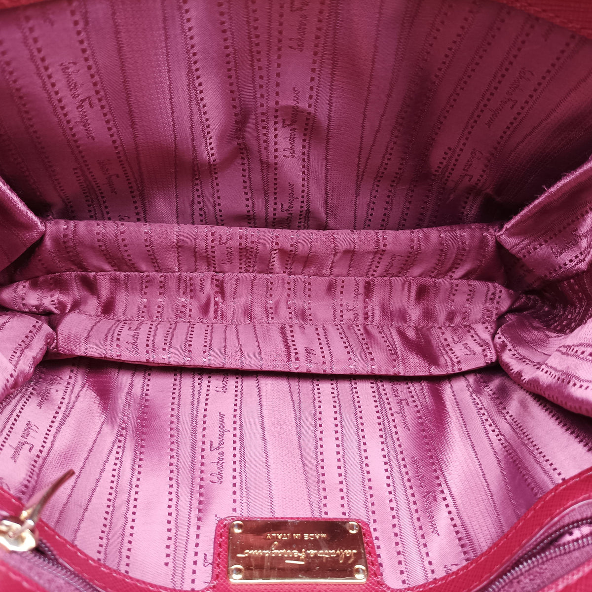 Pre-owned Ferragamo Ginny Red Leather  shoulderbag | stylenewstar