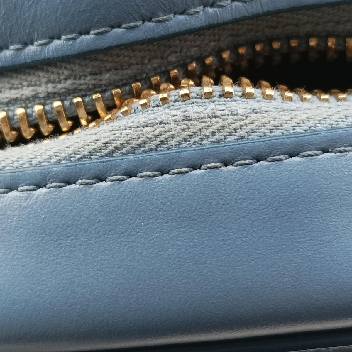 Pre-owned Celine Oval Purse Cuir Triomphe Blue Leather  shoulderbag | stylenewstar
