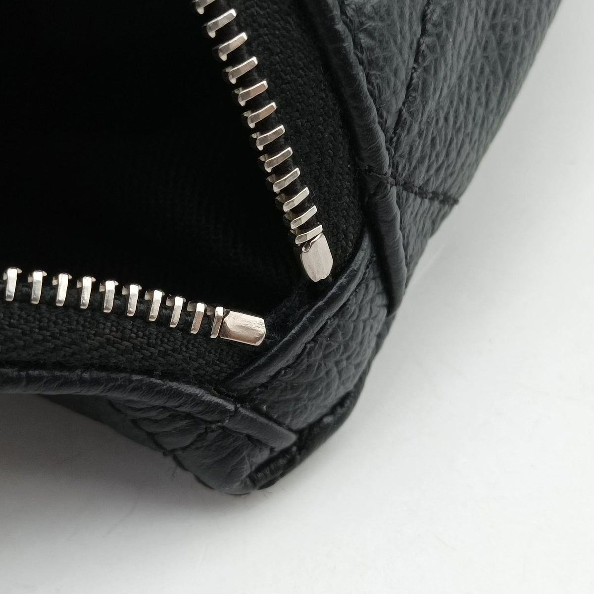 Pre-owned Chanel Uniform Black Leather  bum bag/waist bag | stylenewstar