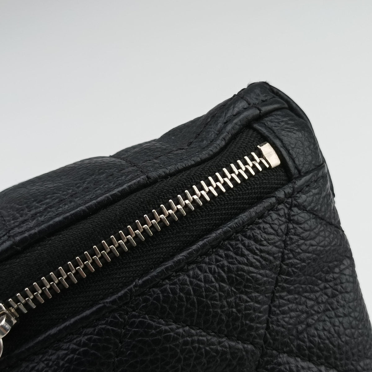 Pre-owned Chanel Uniform Black Leather  bum bag/waist bag | stylenewstar