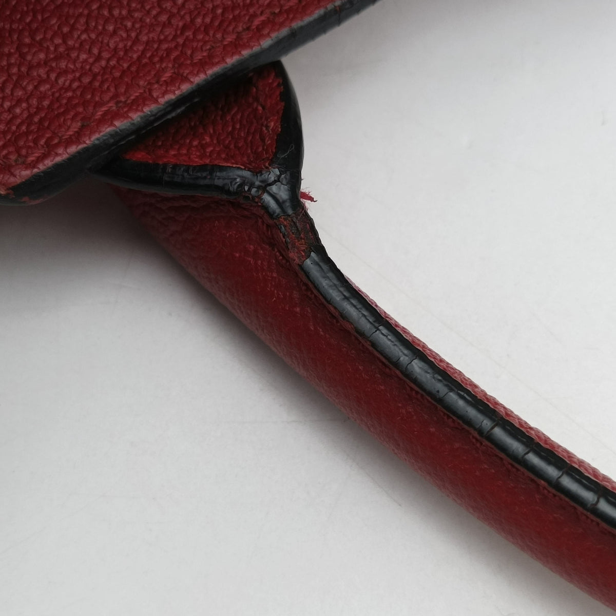 Pre-owned Burberry Buckle Red Leather  handbag | stylenewstar