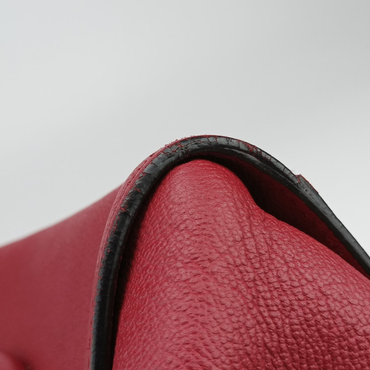 Pre-owned Burberry Buckle Red Leather  handbag | stylenewstar