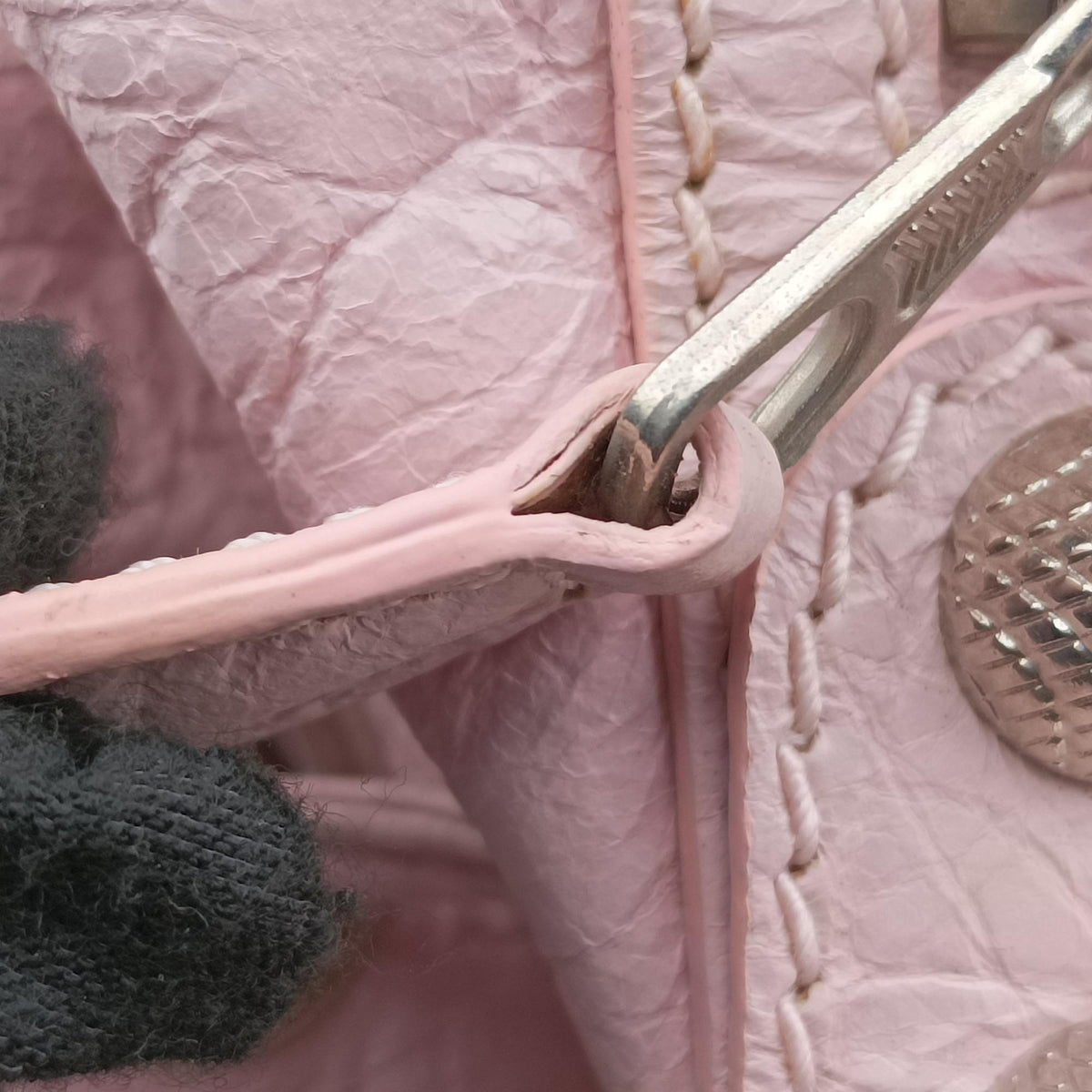 Secondhand Balenciaga Pompon Pink Lambskin  shoulderbag | stylenewstar