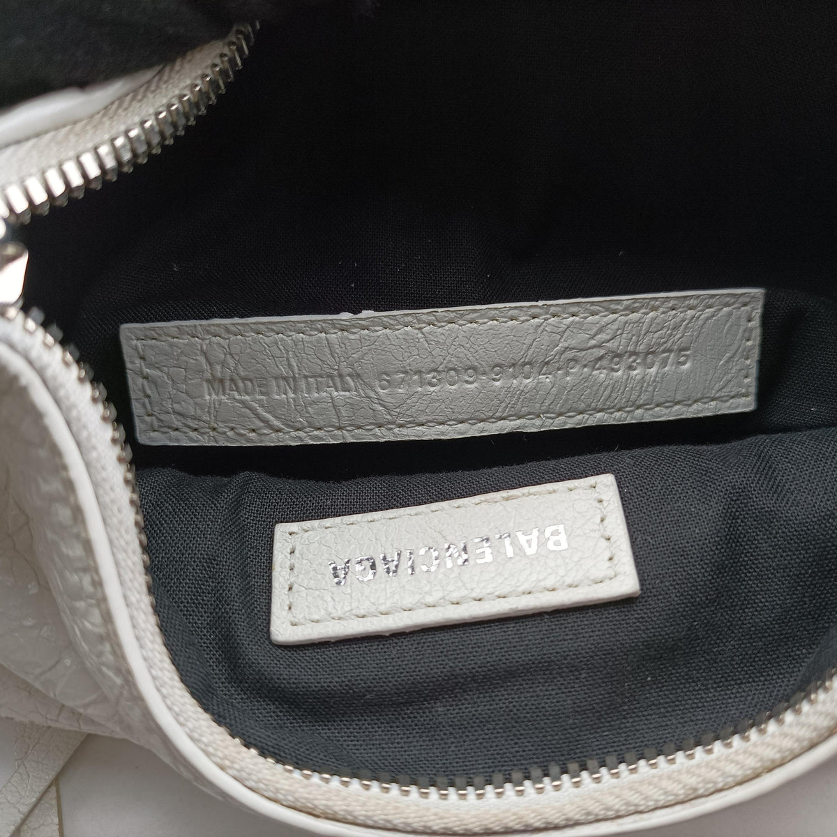 Pre-owned Balenciaga Le Cagole White lambskin  shoulderbag | stylenewstar