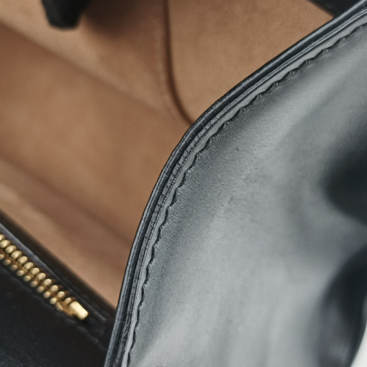 Pre-owned Gucci Sylvie Black Leather 421882 shoulderbag | stylenewstar