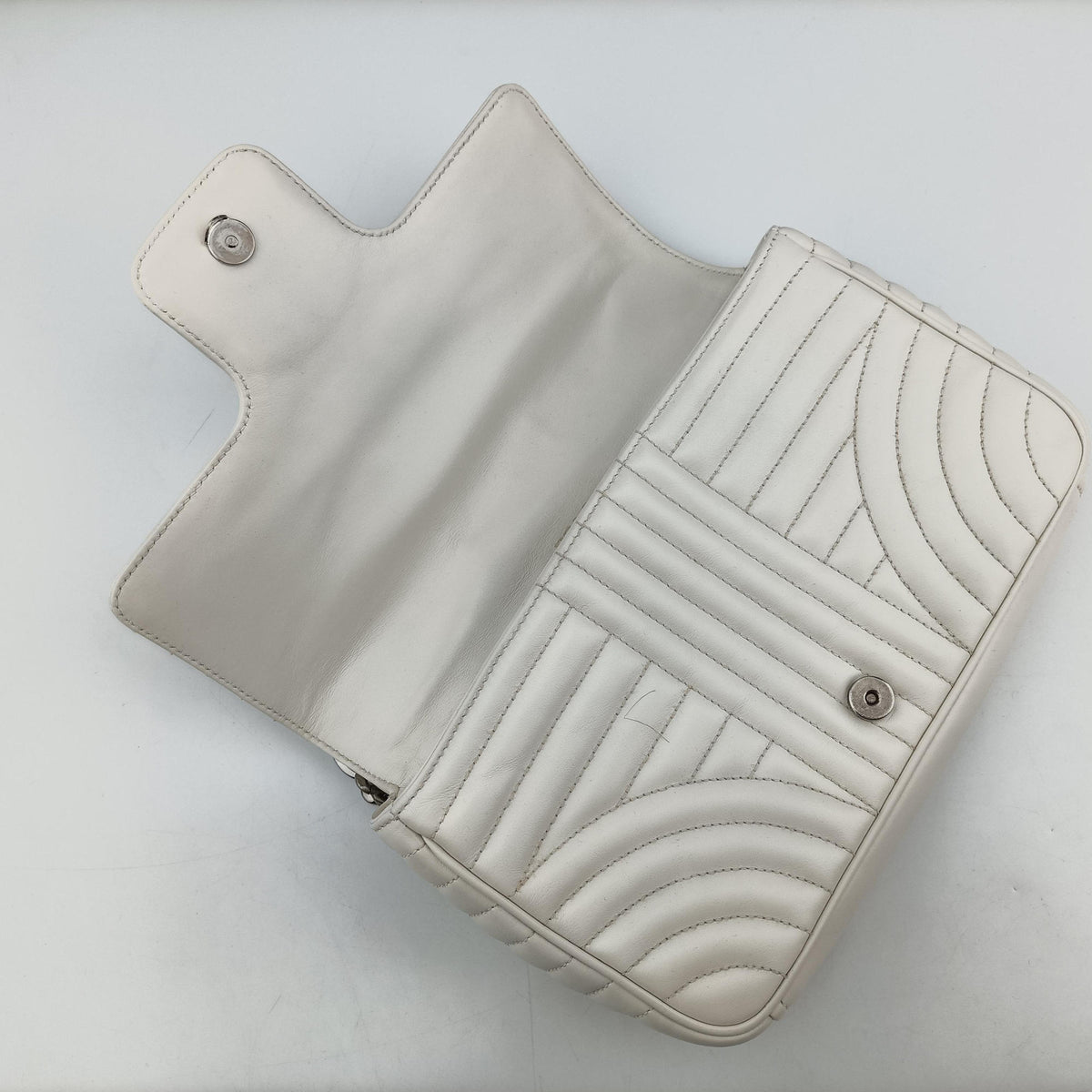 Secondhand Prada Diagramme White Leather 1BD108 shoulderbag | stylenewstar