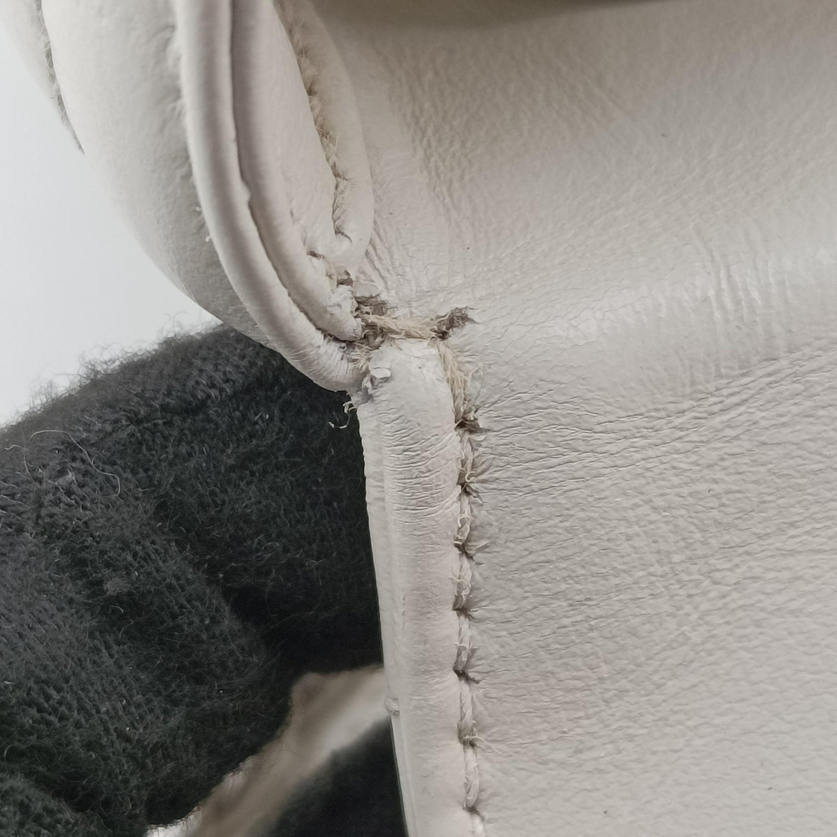 Secondhand Prada Diagramme White Leather 1BD108 shoulderbag | stylenewstar