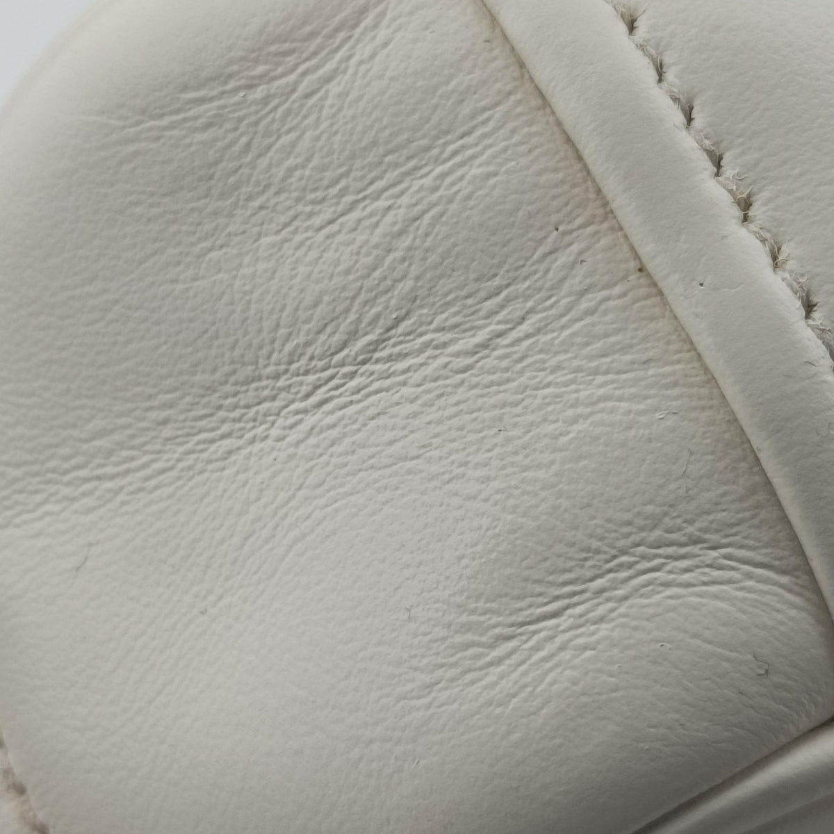 Secondhand Prada Diagramme White Leather 1BD108 shoulderbag | stylenewstar