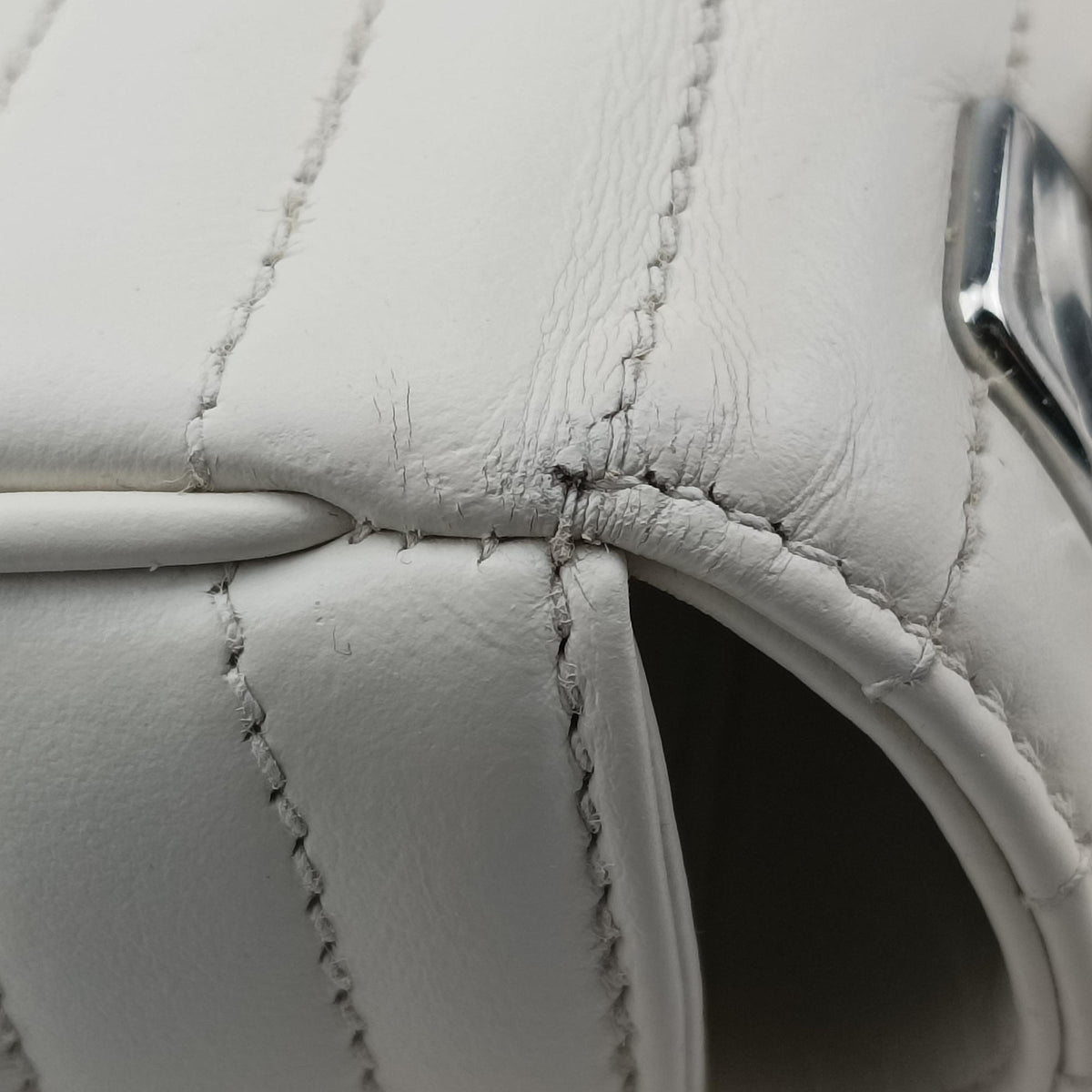 Secondhand Prada Diagramme White Leather 1BD108 shoulderbag | stylenewstar
