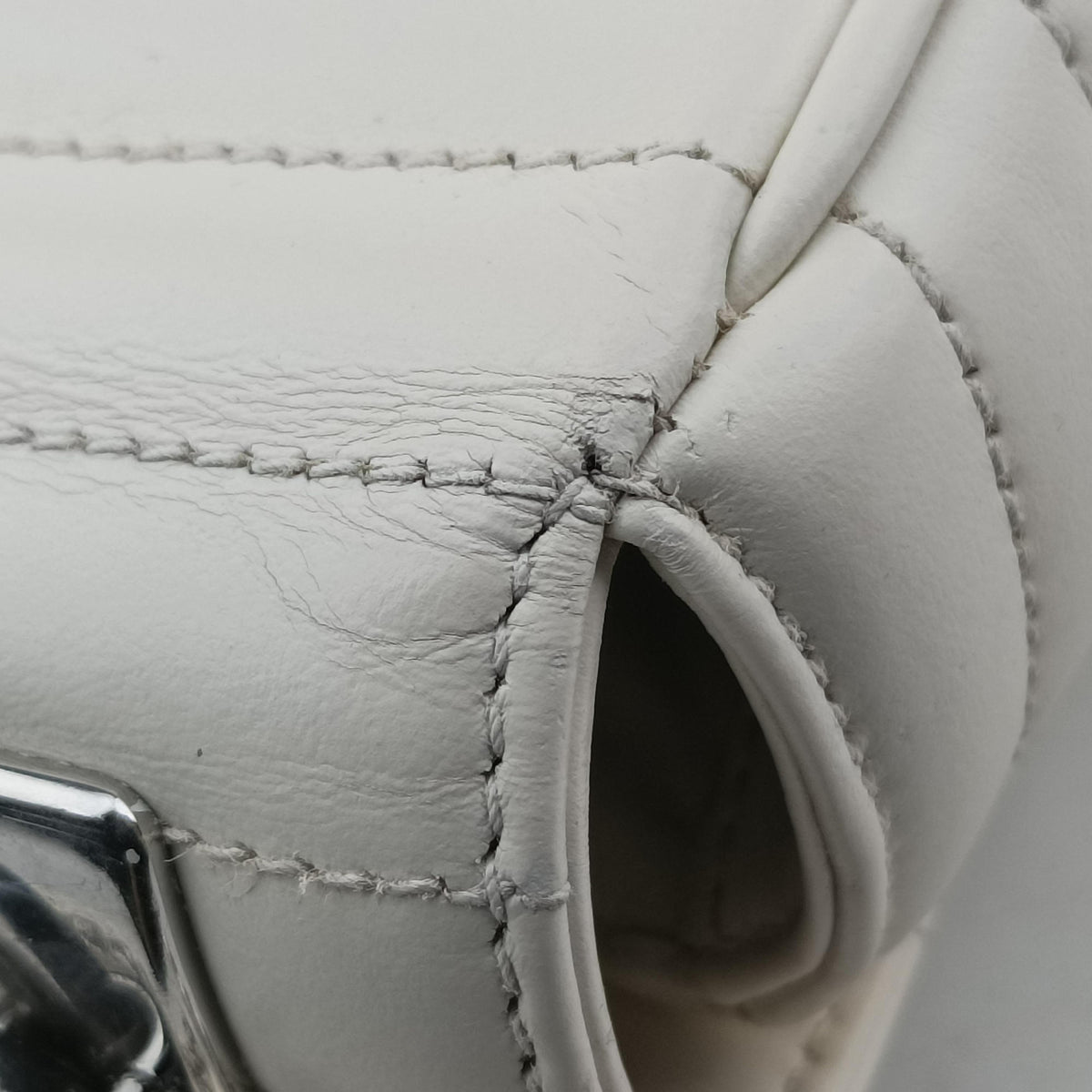 Secondhand Prada Diagramme White Leather 1BD108 shoulderbag | stylenewstar