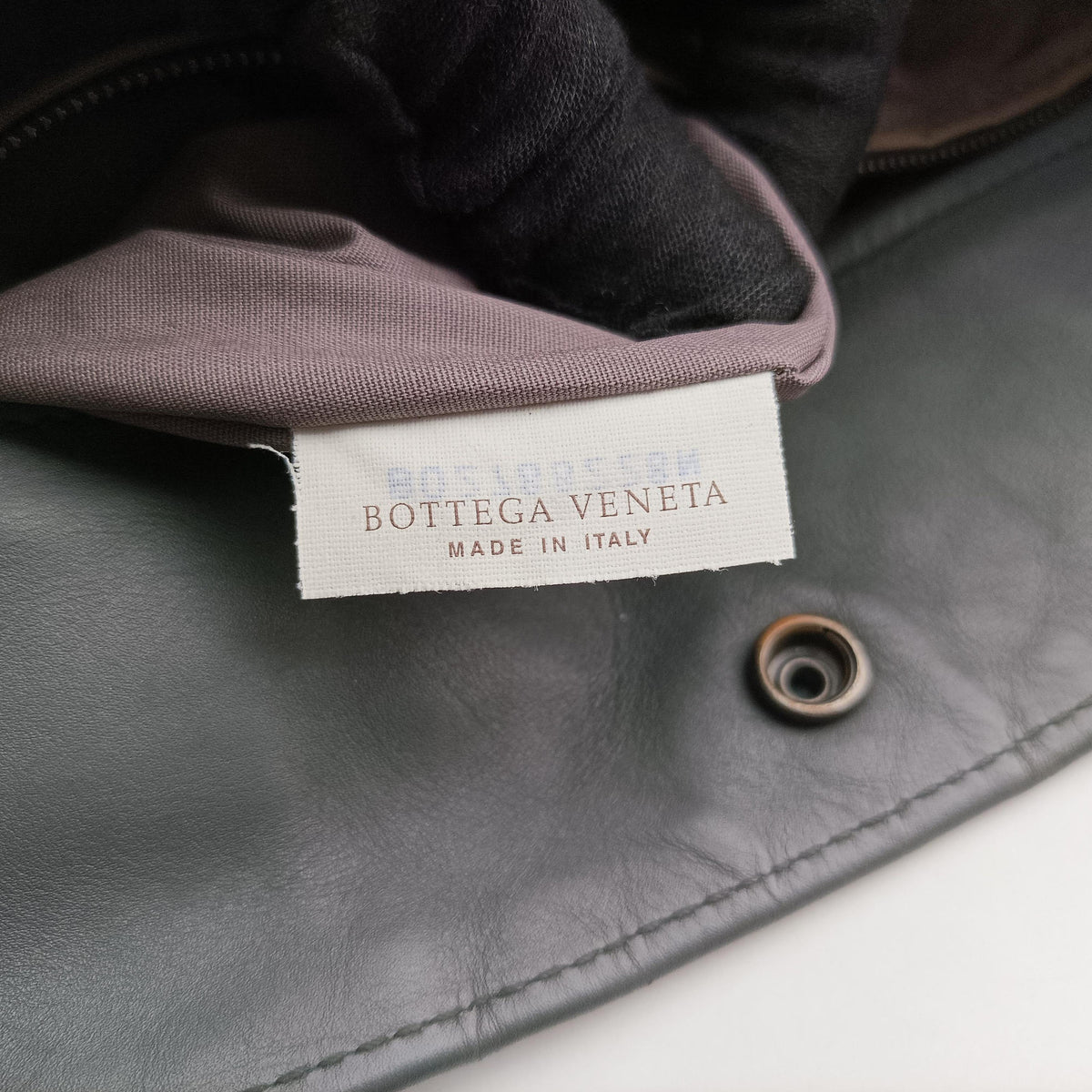 Secondhand Bottega Veneta Intrecciato Shopper Acatl Grey lambskin  handbag | stylenewstar