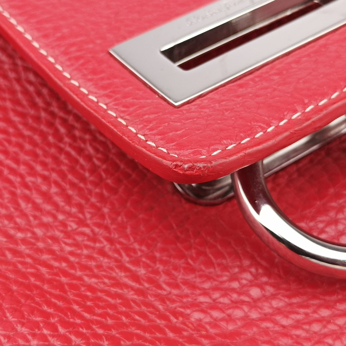 Pre-owned Ferragamo Sofia Red Leather  handbag | stylenewstar