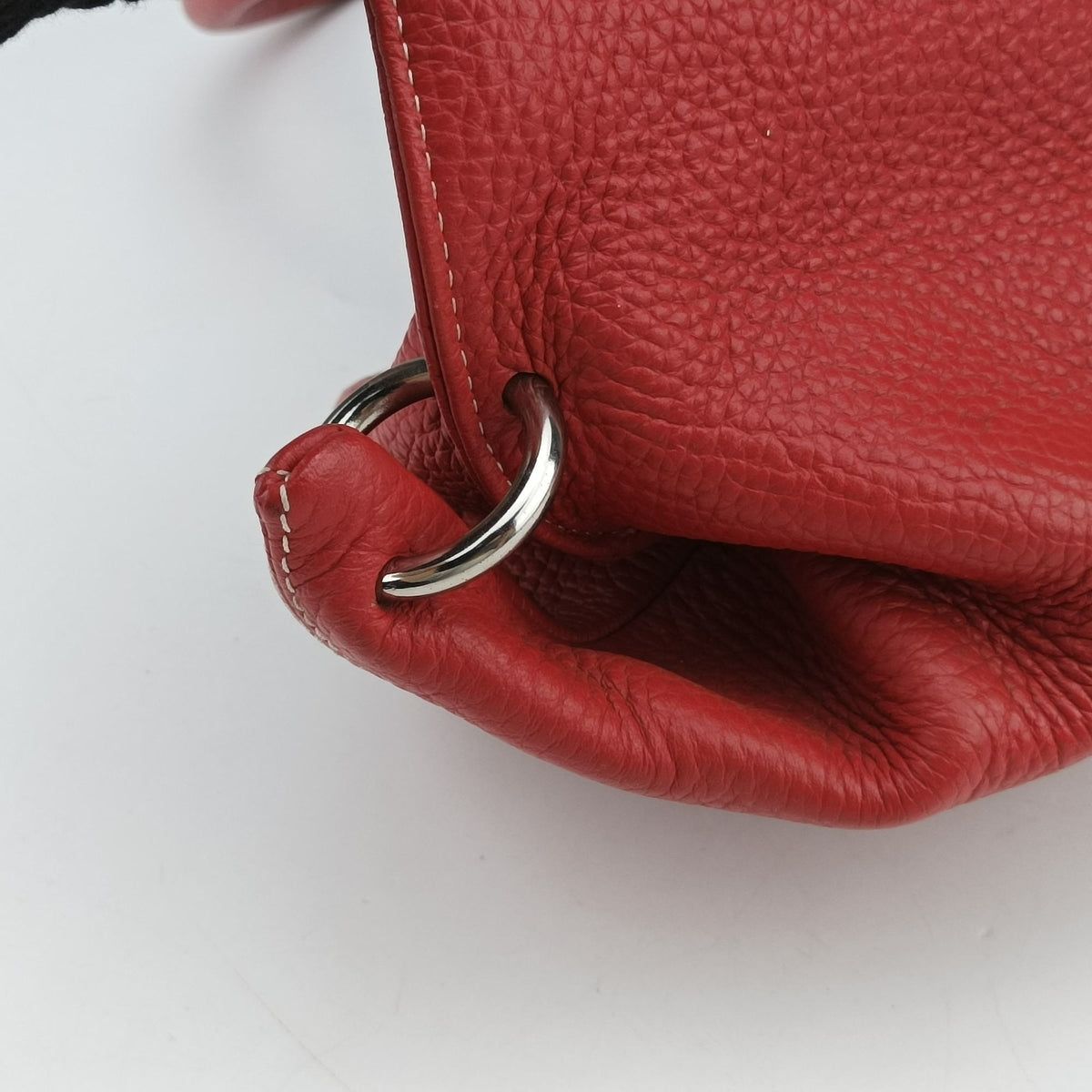 Pre-owned Ferragamo Sofia Red Leather  handbag | stylenewstar