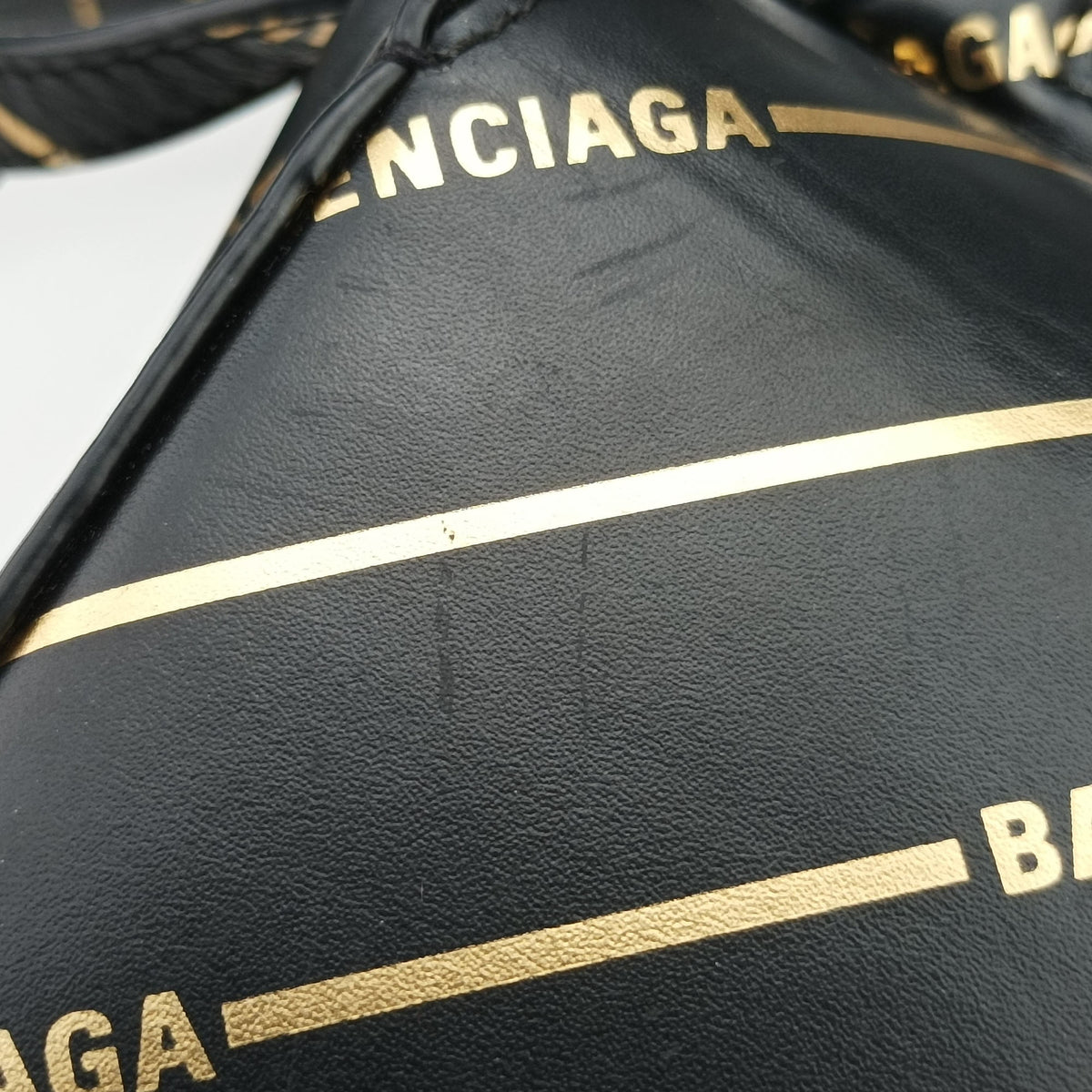 Secondhand Balenciaga Logo Print Box Black Leather  shoulderbag | stylenewstar