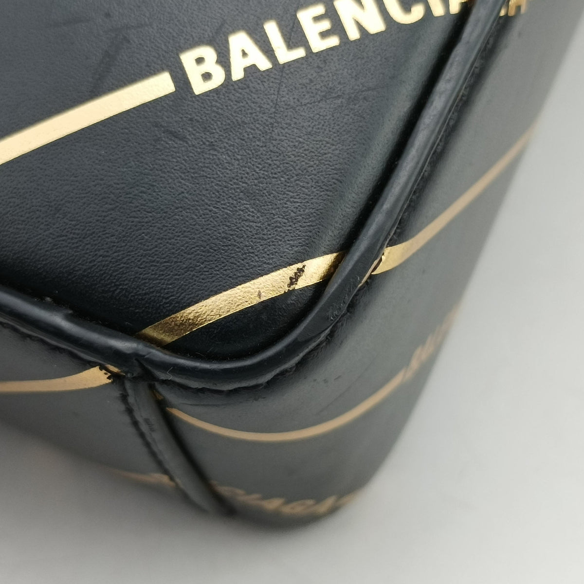 Secondhand Balenciaga Logo Print Box Black Leather  shoulderbag | stylenewstar