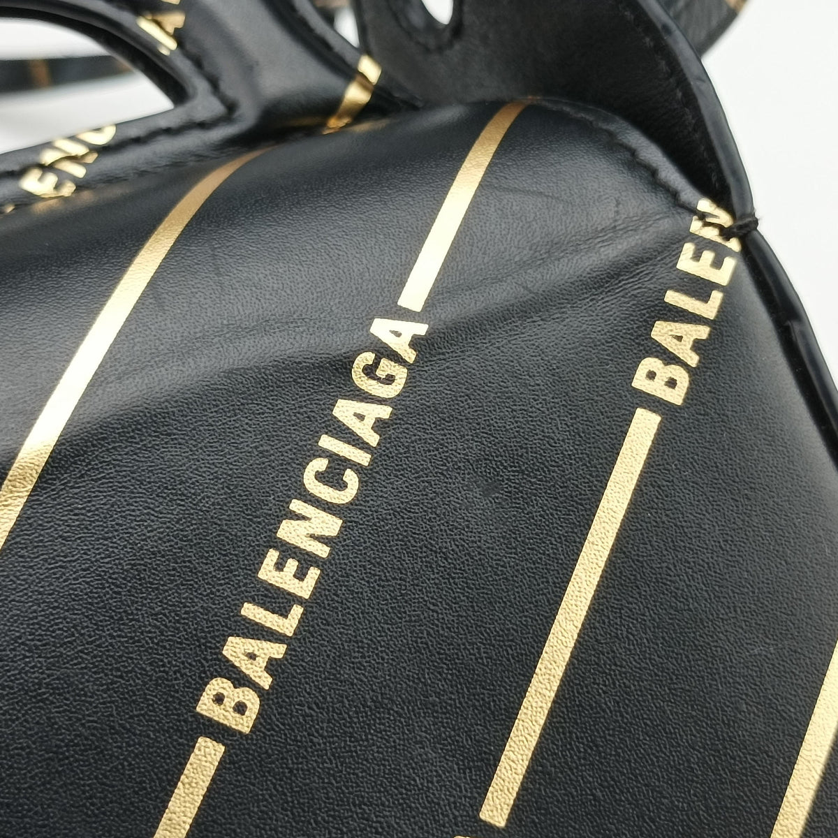 Secondhand Balenciaga Logo Print Box Black Leather  shoulderbag | stylenewstar