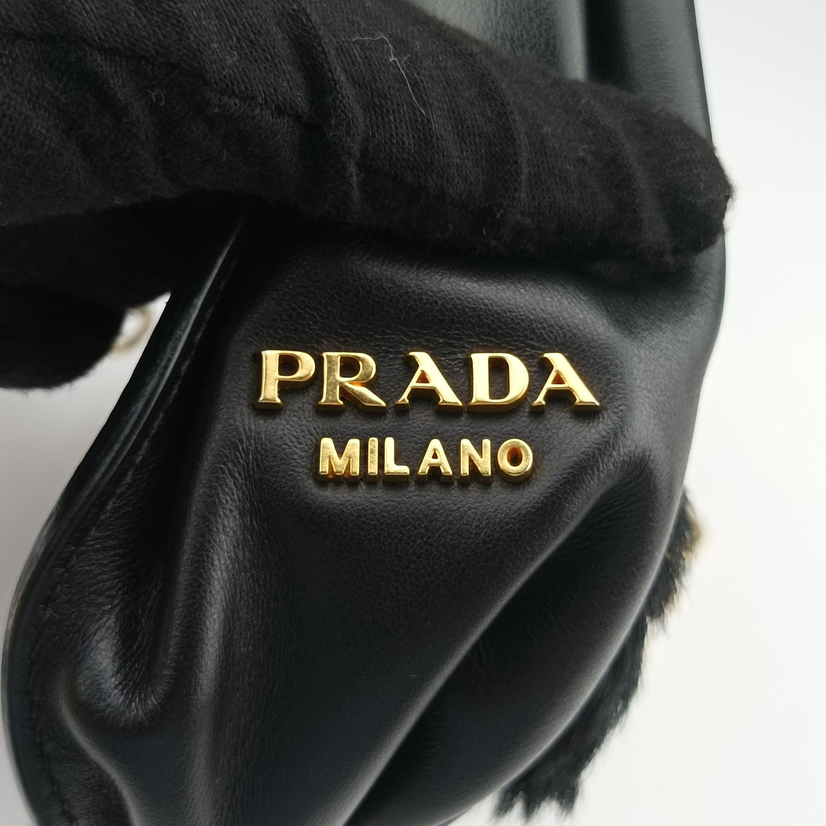 Pre-owned Prada City Corsaire Burgundy Fur x Calfskin  shoulderbag | stylenewstar