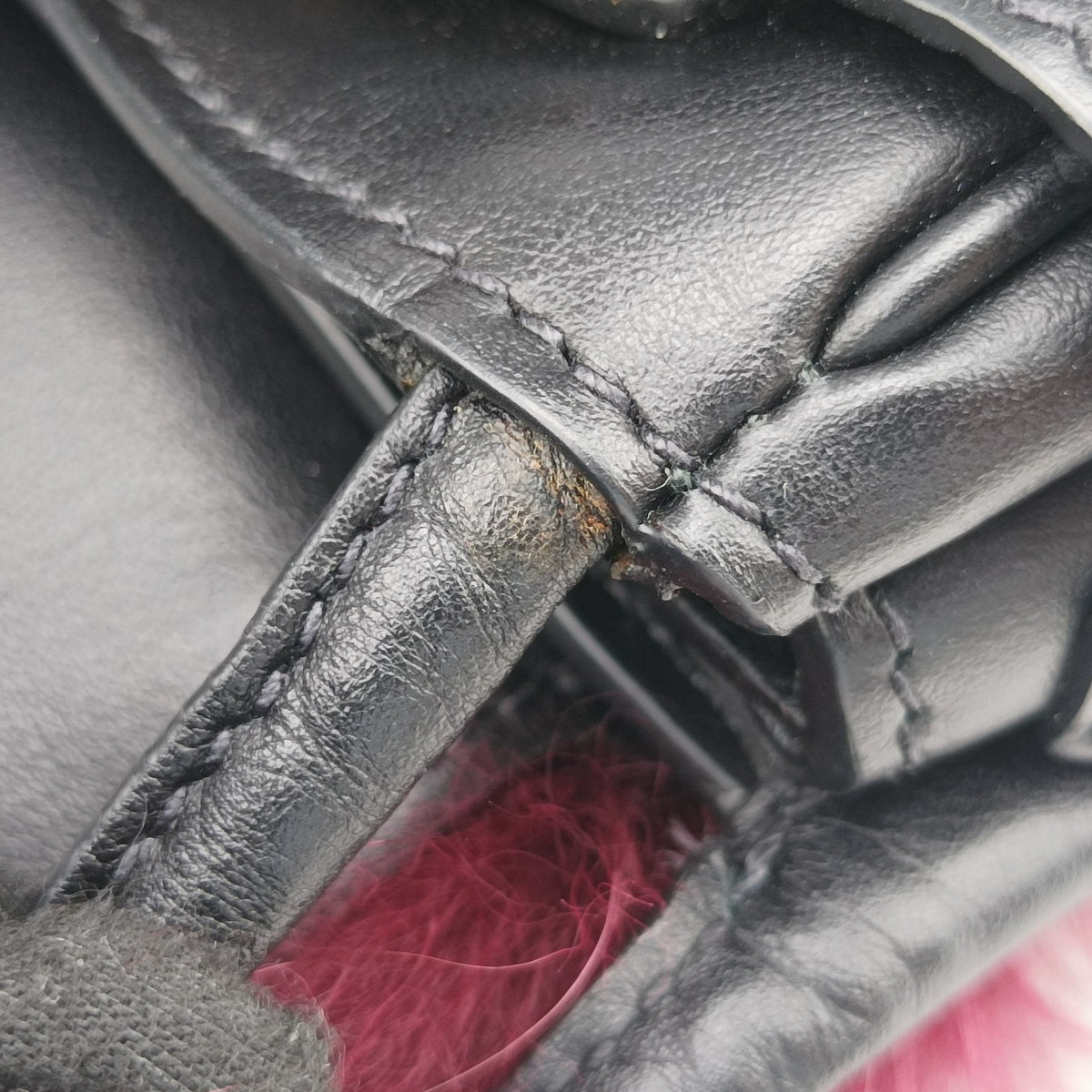 Pre-owned Prada City Corsaire Burgundy Fur x Calfskin  shoulderbag | stylenewstar