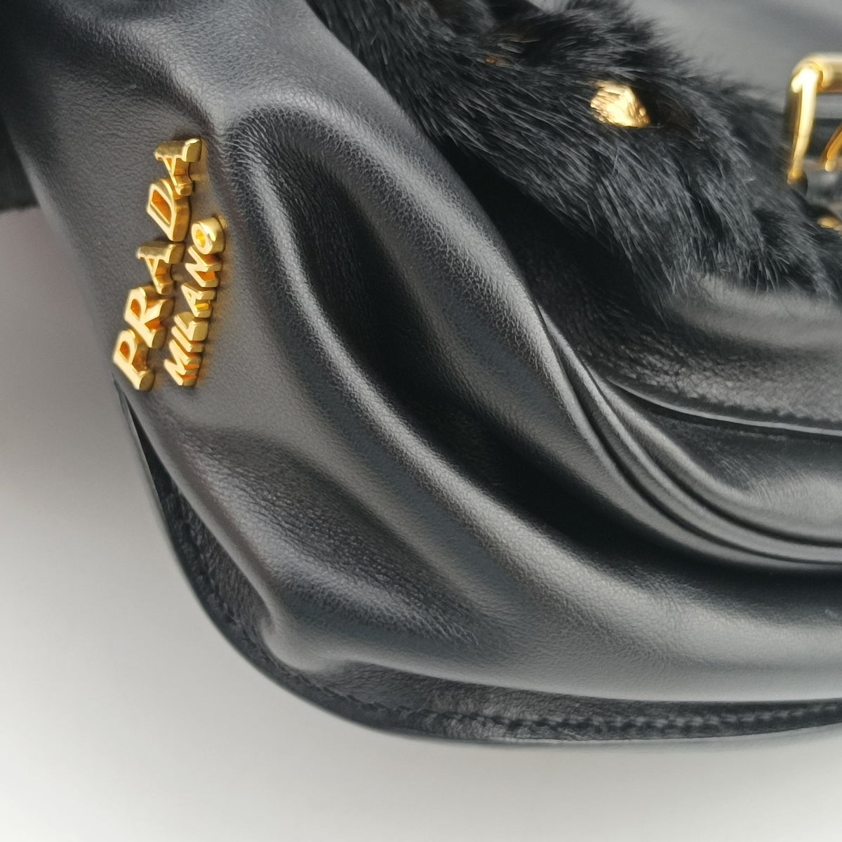 Pre-owned Prada City Corsaire Burgundy Fur x Calfskin  shoulderbag | stylenewstar