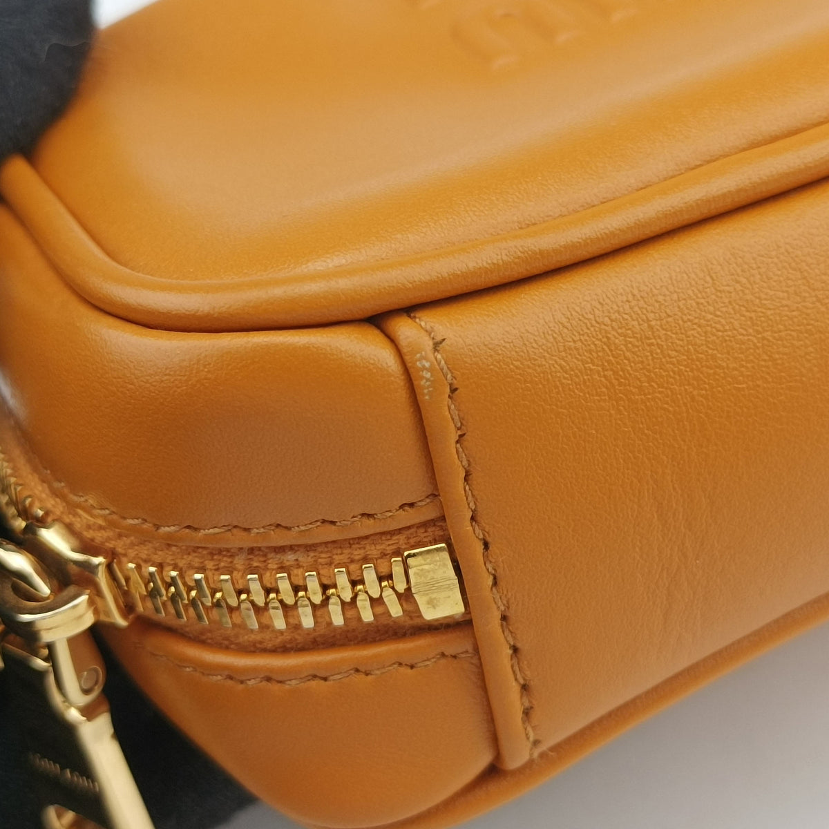 Pre-owned Miu Miu Beau Micro Yellow Leather  shoulderbag | stylenewstar