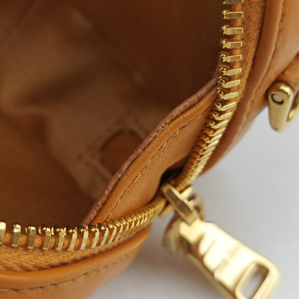 Pre-owned Miu Miu Beau Micro Yellow Leather  shoulderbag | stylenewstar
