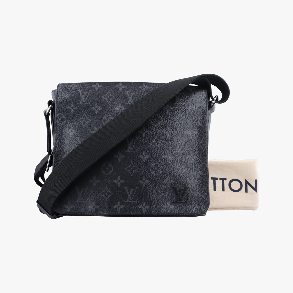 Secondhand Louis Vuitton District PM Noir Monogram Eclipse M44000 shoulderbag | stylenewstar