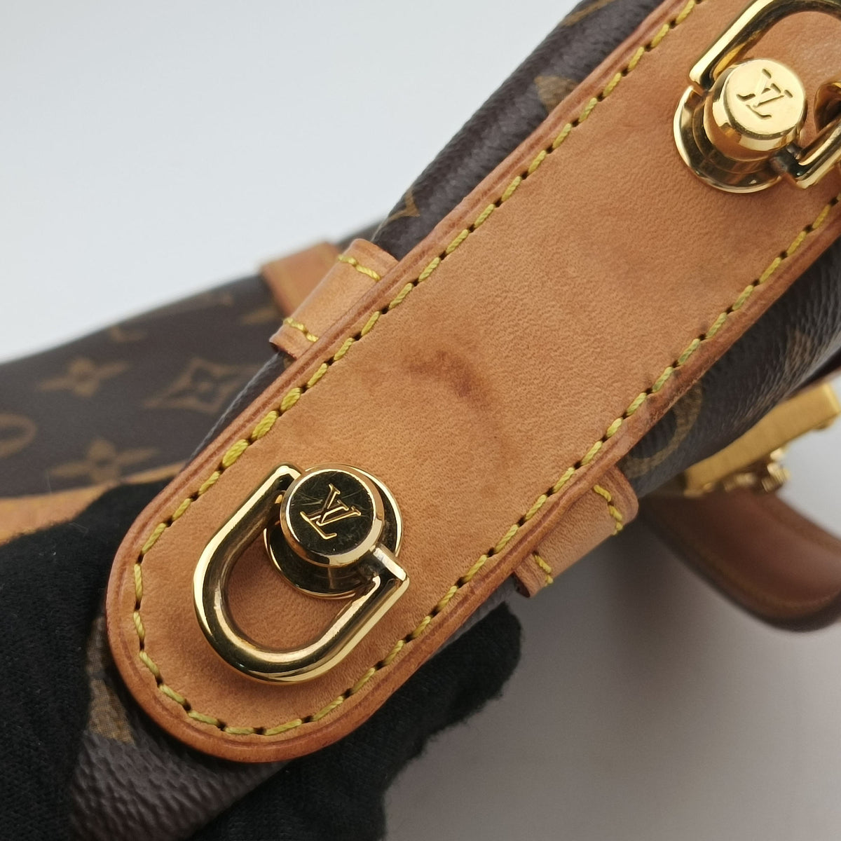 Pre-owned Louis Vuitton DUFFLE brown Monogram Canvas M43587 shoulderbag | stylenewstar