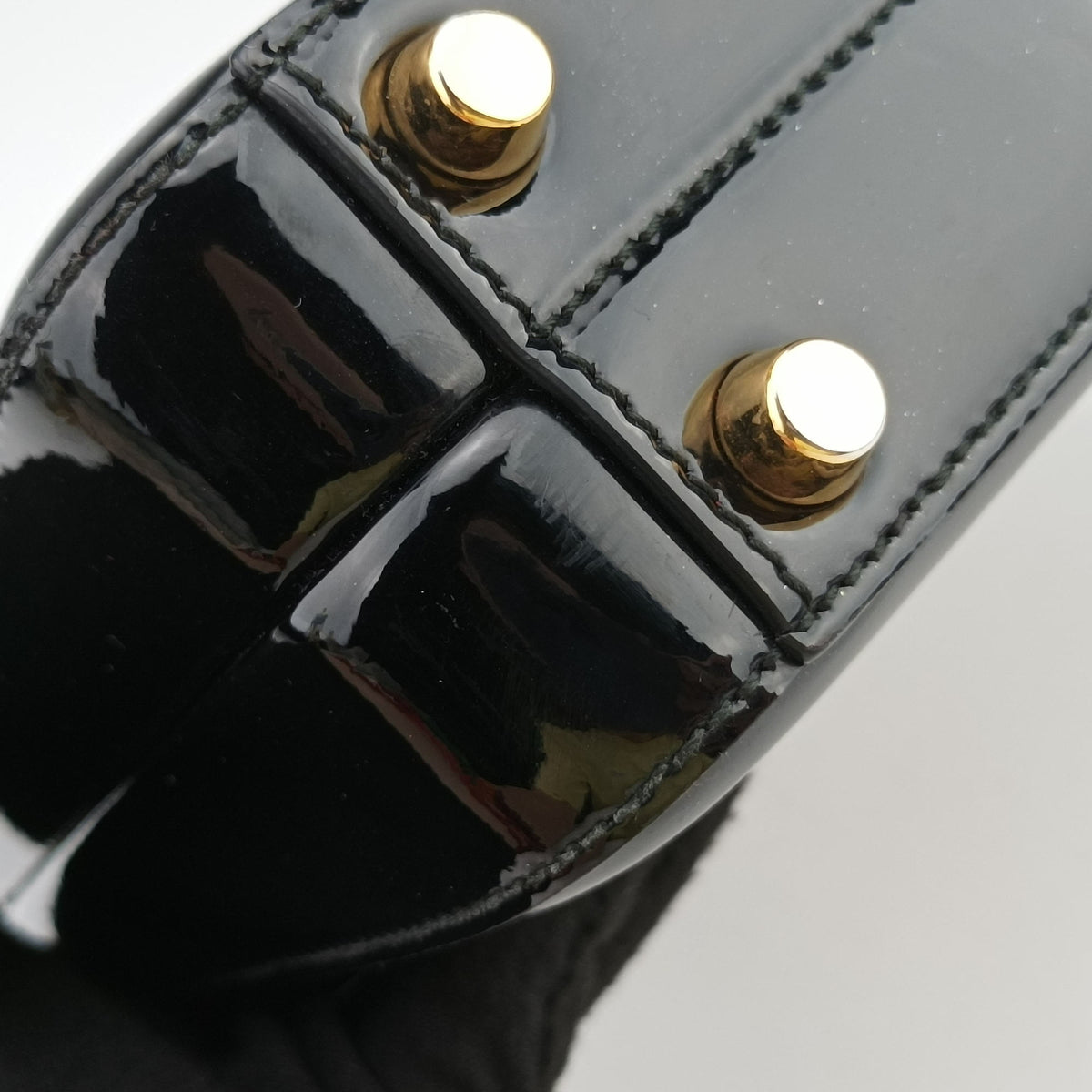Pre-owned Gucci Sylvie 1969 Black Patent 589479 handbag | stylenewstar