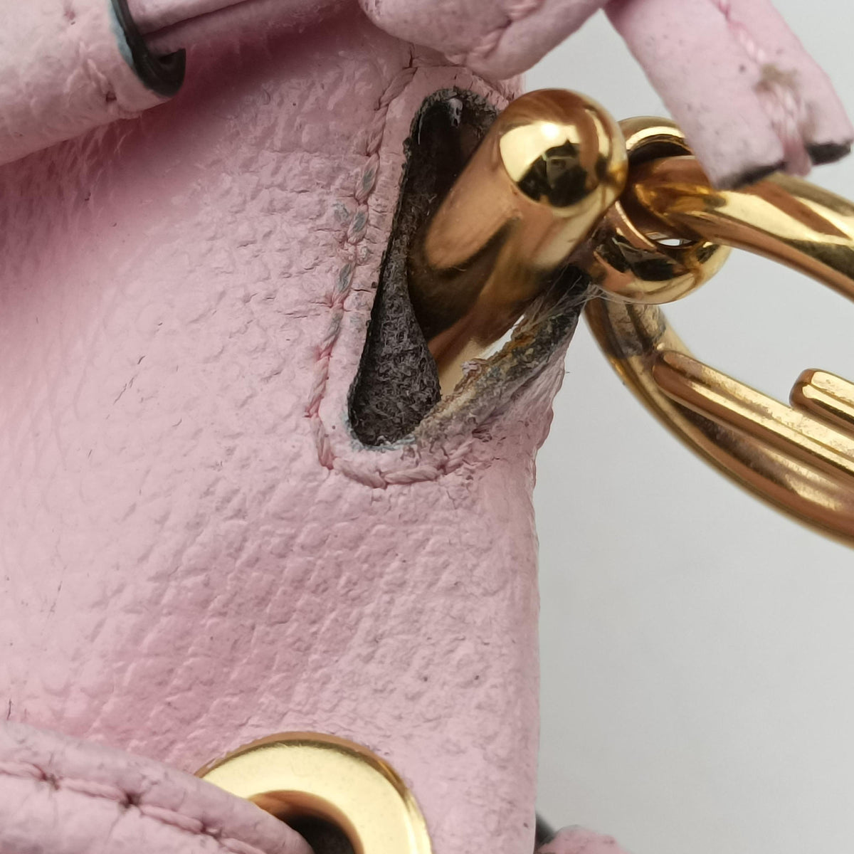 Secondhand Fendi Mon Tresor Mini Bucket Pink Leather 8BS010 shoulderbag | stylenewstar