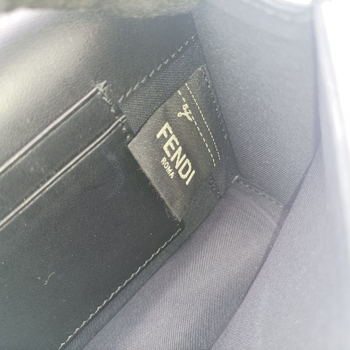 Pre-owned Fendi F is Black Leather 8BM005 shoulderbag | stylenewstar