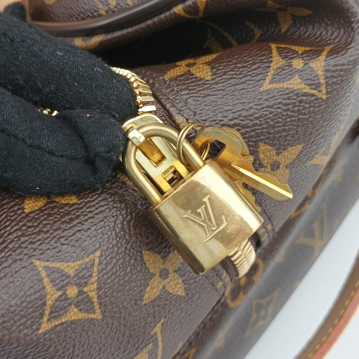 Secondhand Louis Vuitton Eole 50 brown Monogram Canvas M23204 suitcase | stylenewstar