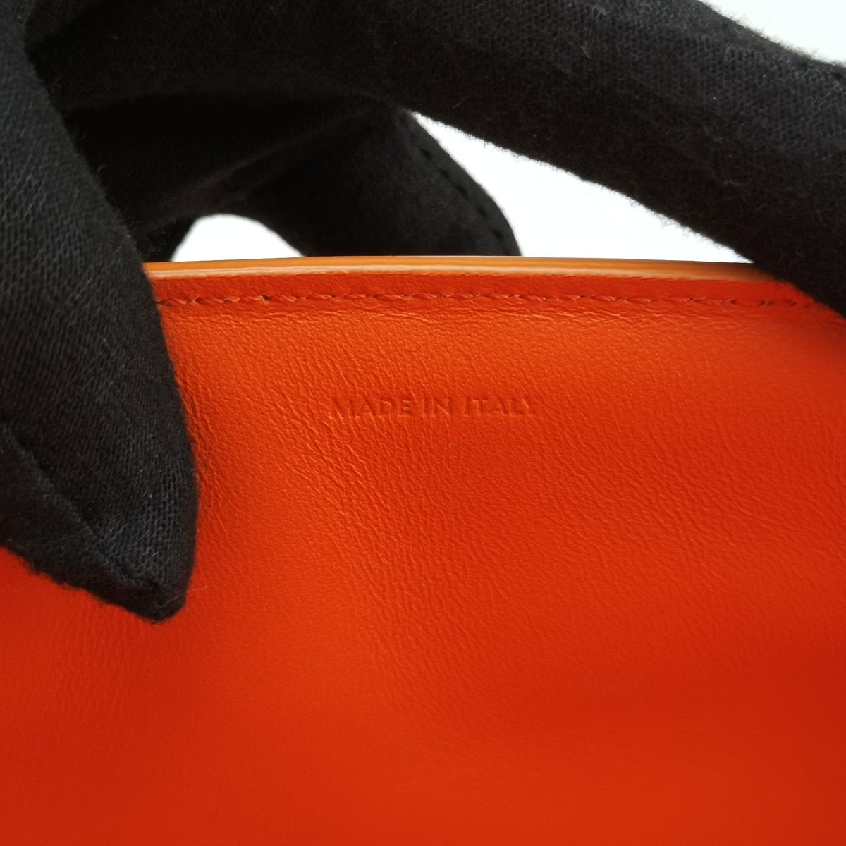 Secondhand Celine Chain Claude Triomphe Orange Leather  shoulderbag | stylenewstar