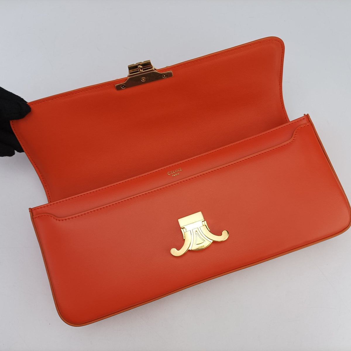 Secondhand Celine Chain Claude Triomphe Orange Leather  shoulderbag | stylenewstar