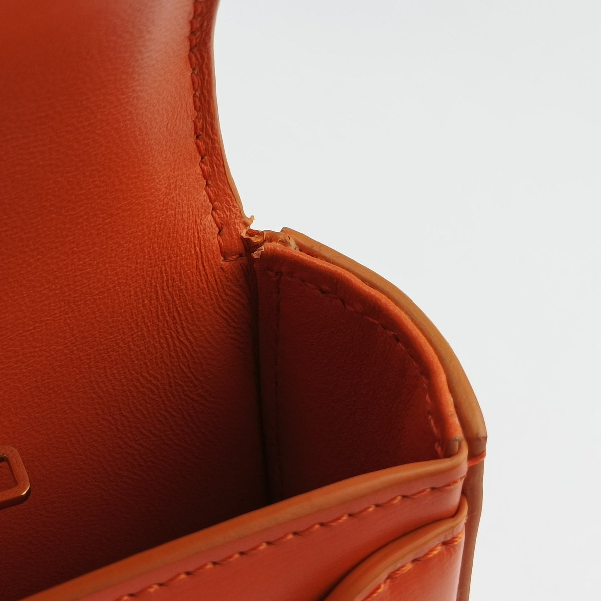 Secondhand Celine Chain Claude Triomphe Orange Leather  shoulderbag | stylenewstar