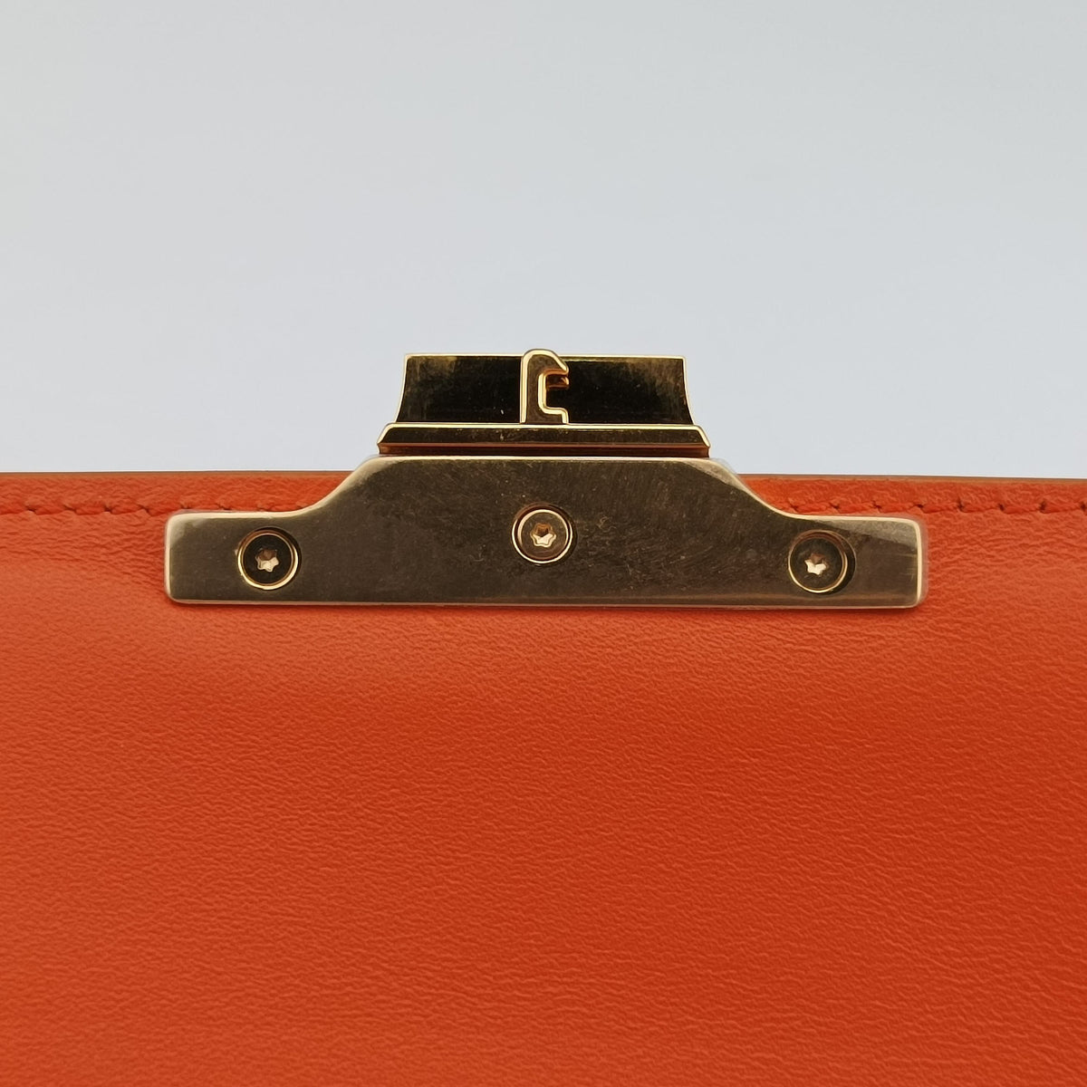 Secondhand Celine Chain Claude Triomphe Orange Leather  shoulderbag | stylenewstar