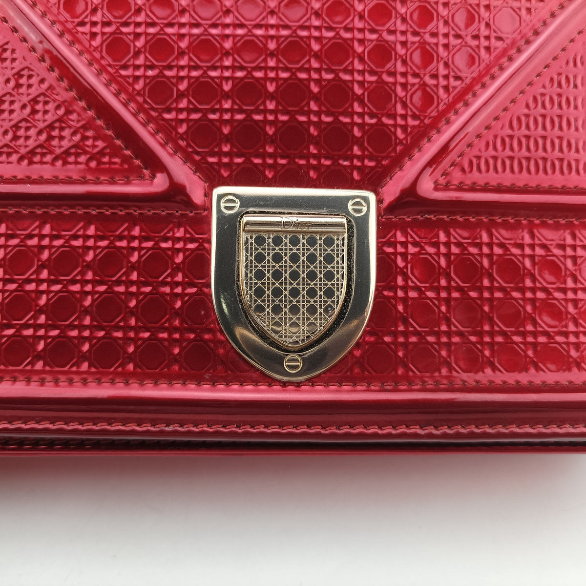 Pre-owned Christian Dior DIORAMA Red Enamel  shoulderbag | stylenewstar