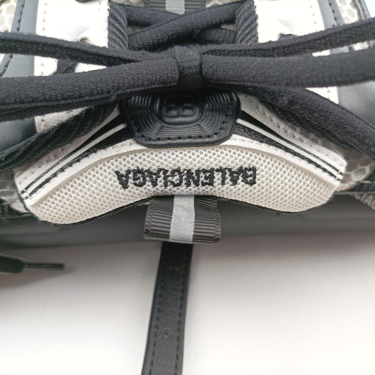 Pre-owned Balenciaga Sneakerhead Black×white fabric  shoulderbag | stylenewstar