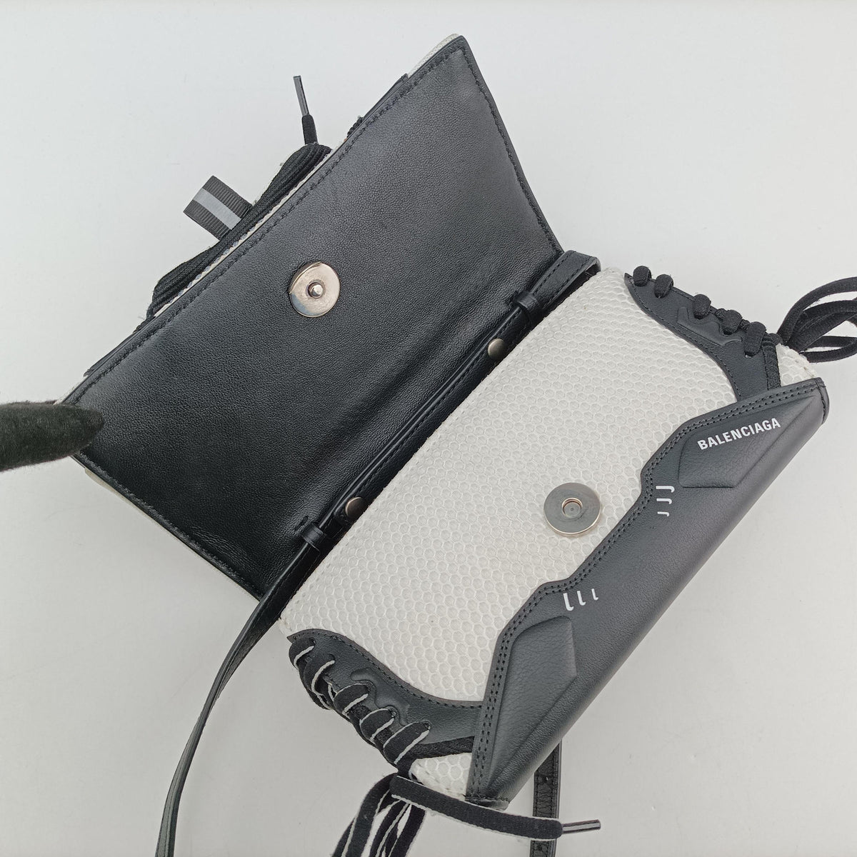 Pre-owned Balenciaga Sneakerhead Black×white fabric  shoulderbag | stylenewstar