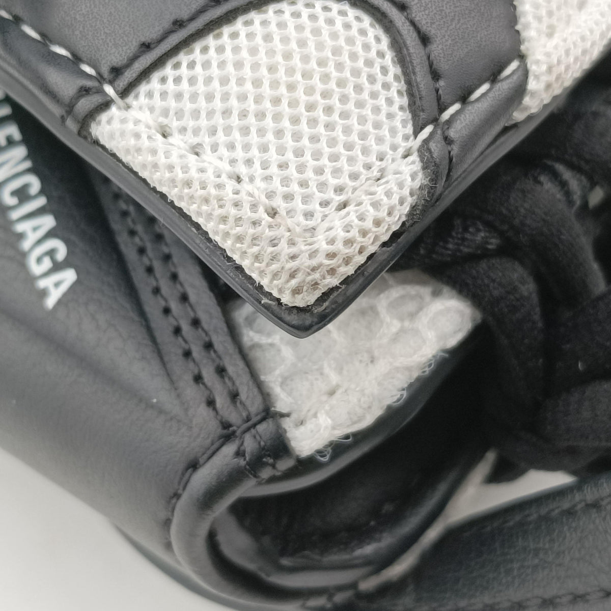 Pre-owned Balenciaga Sneakerhead Black×white fabric  shoulderbag | stylenewstar