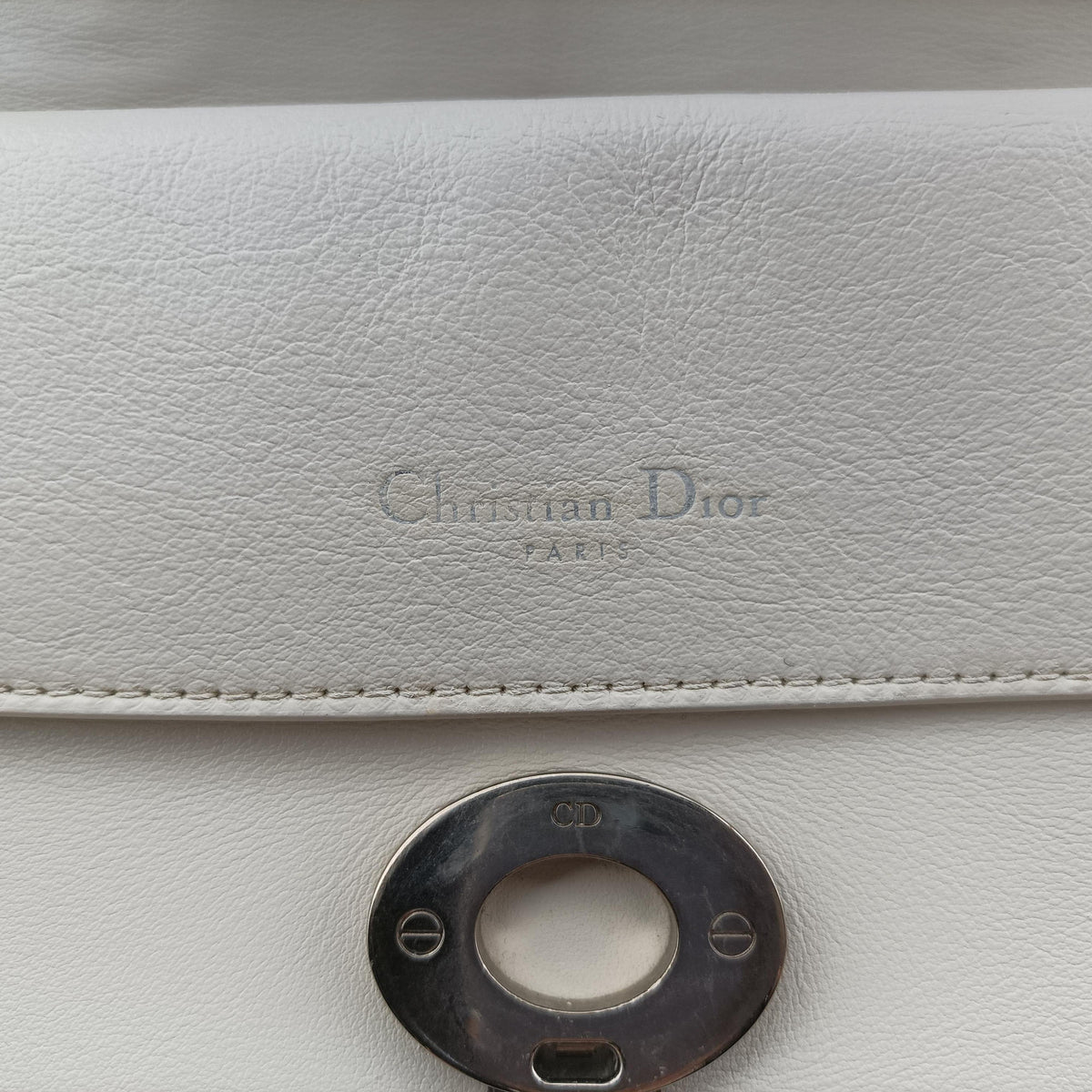 Secondhand Christian Dior Be Dior White Leather  shoulderbag | stylenewstar