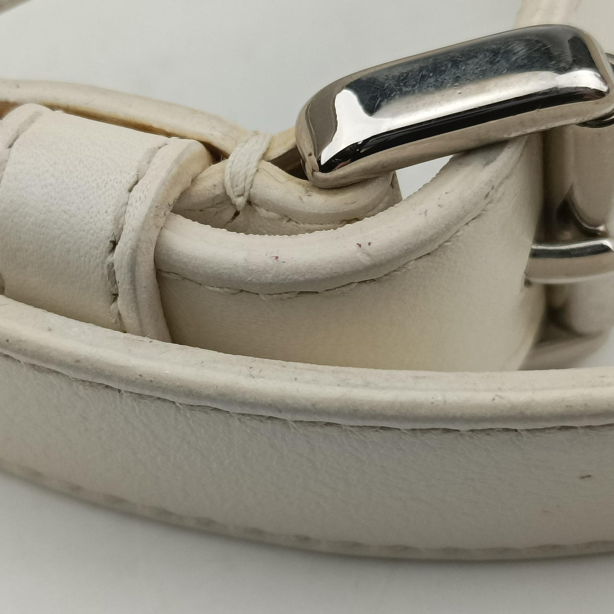 Secondhand Christian Dior Be Dior White Leather  shoulderbag | stylenewstar