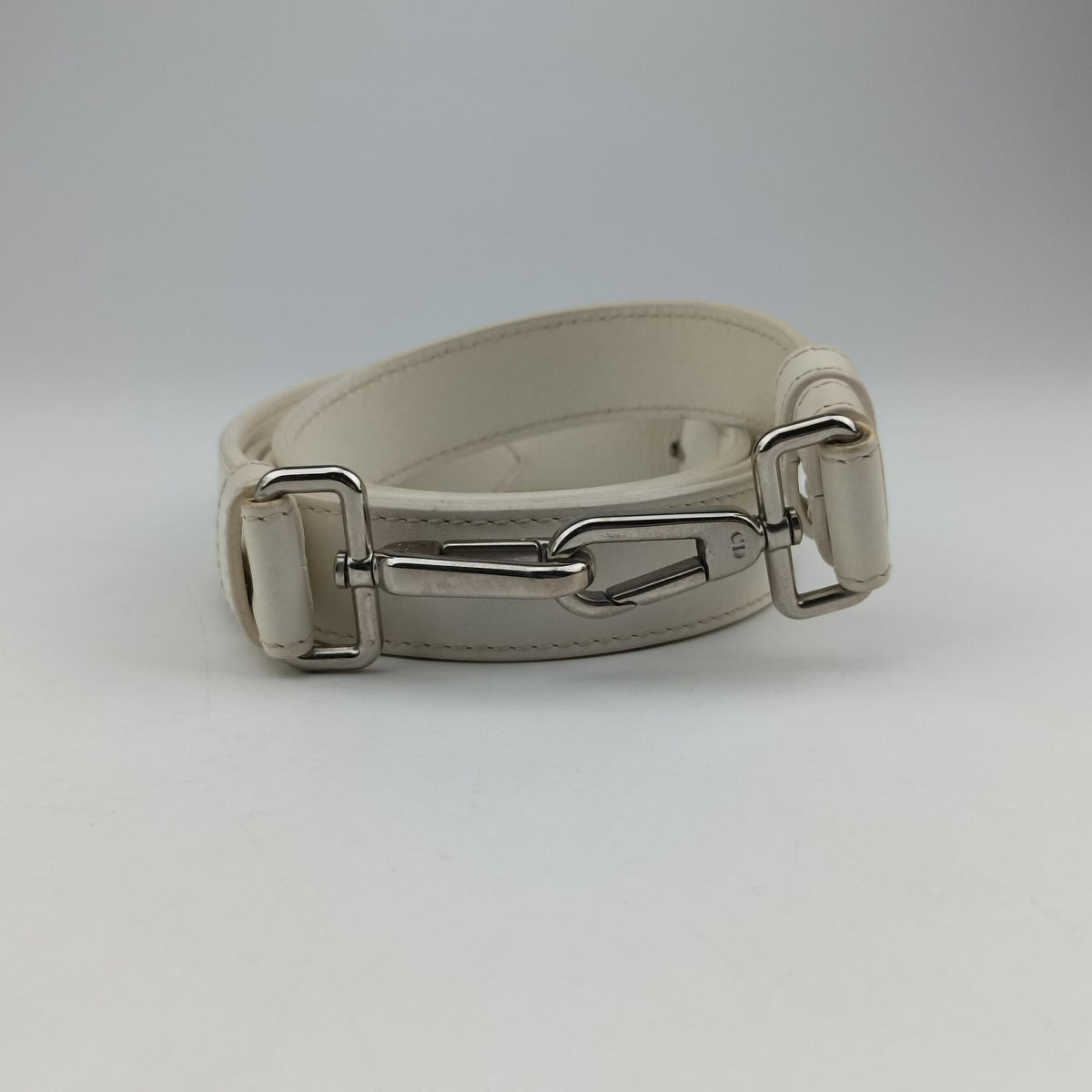Secondhand Christian Dior Be Dior White Leather  shoulderbag | stylenewstar