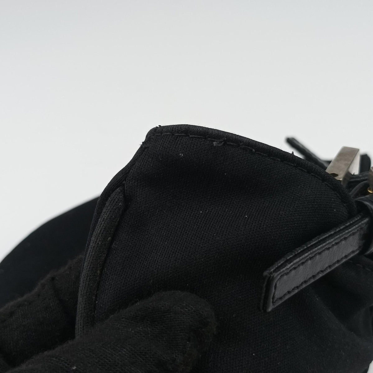 Vintage Fendi croissants Black cloth 26724 shoulderbag | stylenewstar
