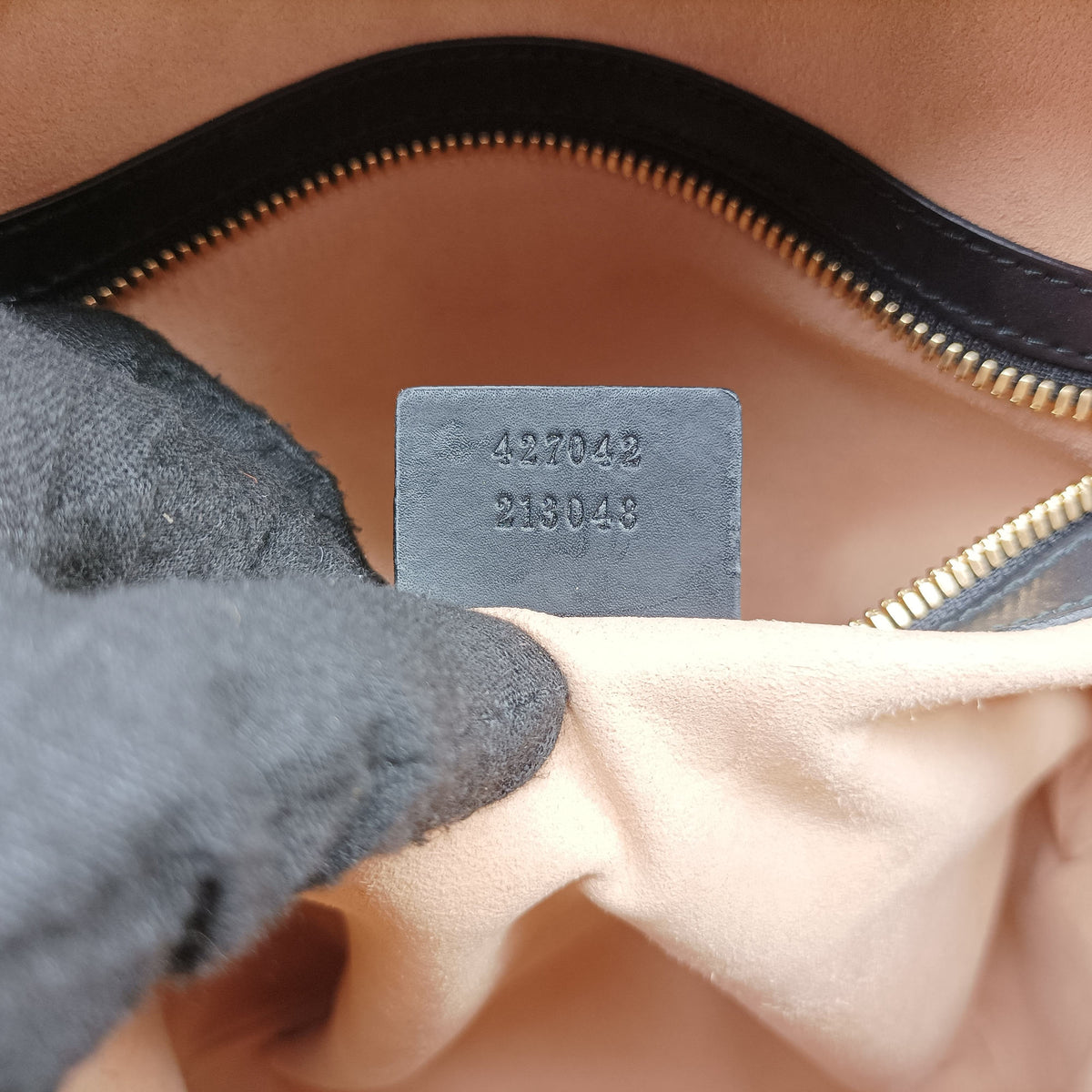 Pre-owned Gucci Bee GG Supreme beige×black PVC coated canvas×leather 427042 backpack/rucksack | stylenewstar