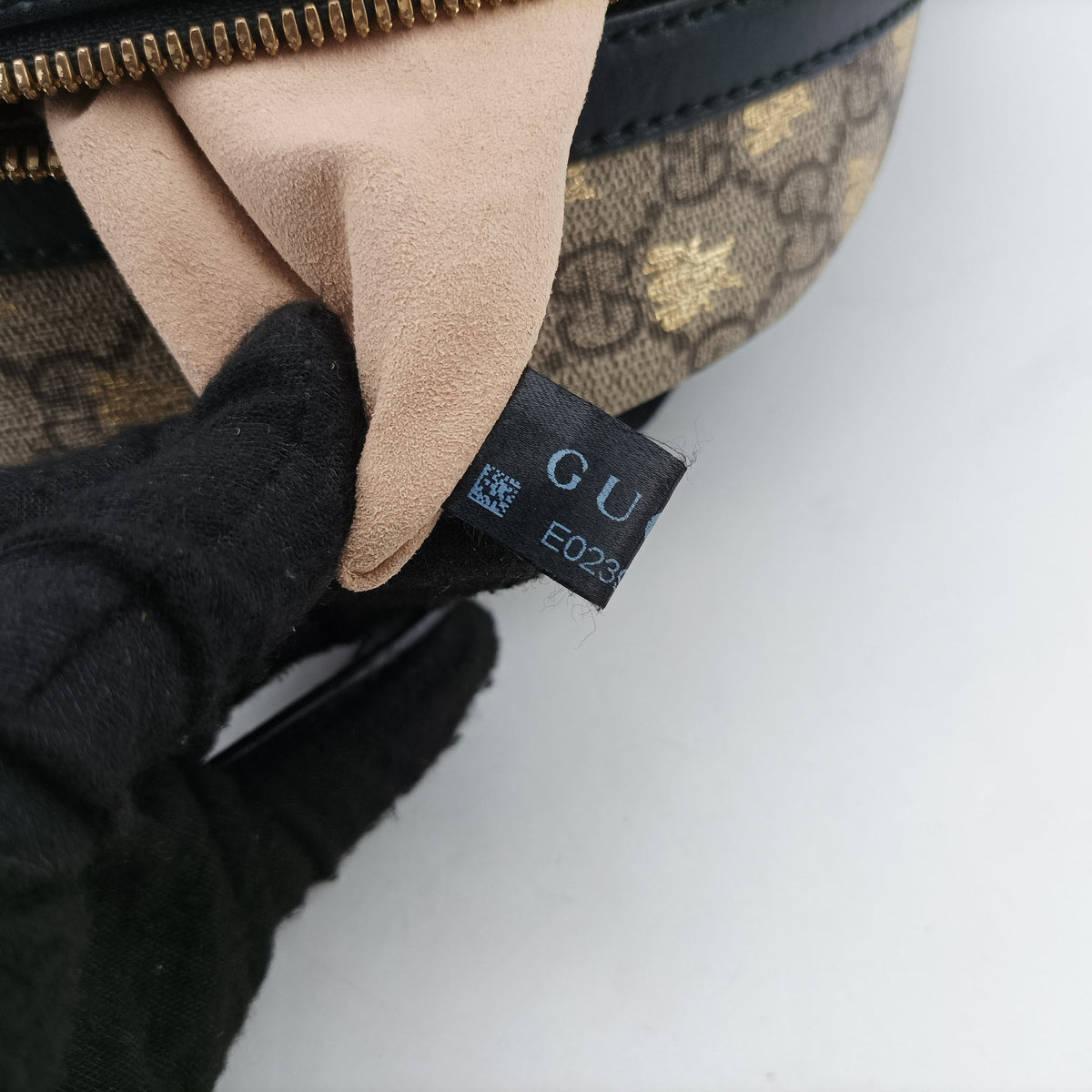 Pre-owned Gucci Bee GG Supreme beige×black PVC coated canvas×leather 427042 backpack/rucksack | stylenewstar