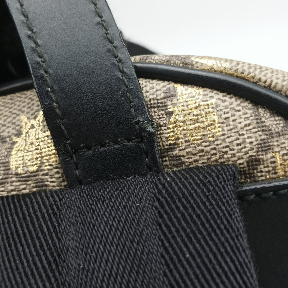 Pre-owned Gucci Bee GG Supreme beige×black PVC coated canvas×leather 427042 backpack/rucksack | stylenewstar