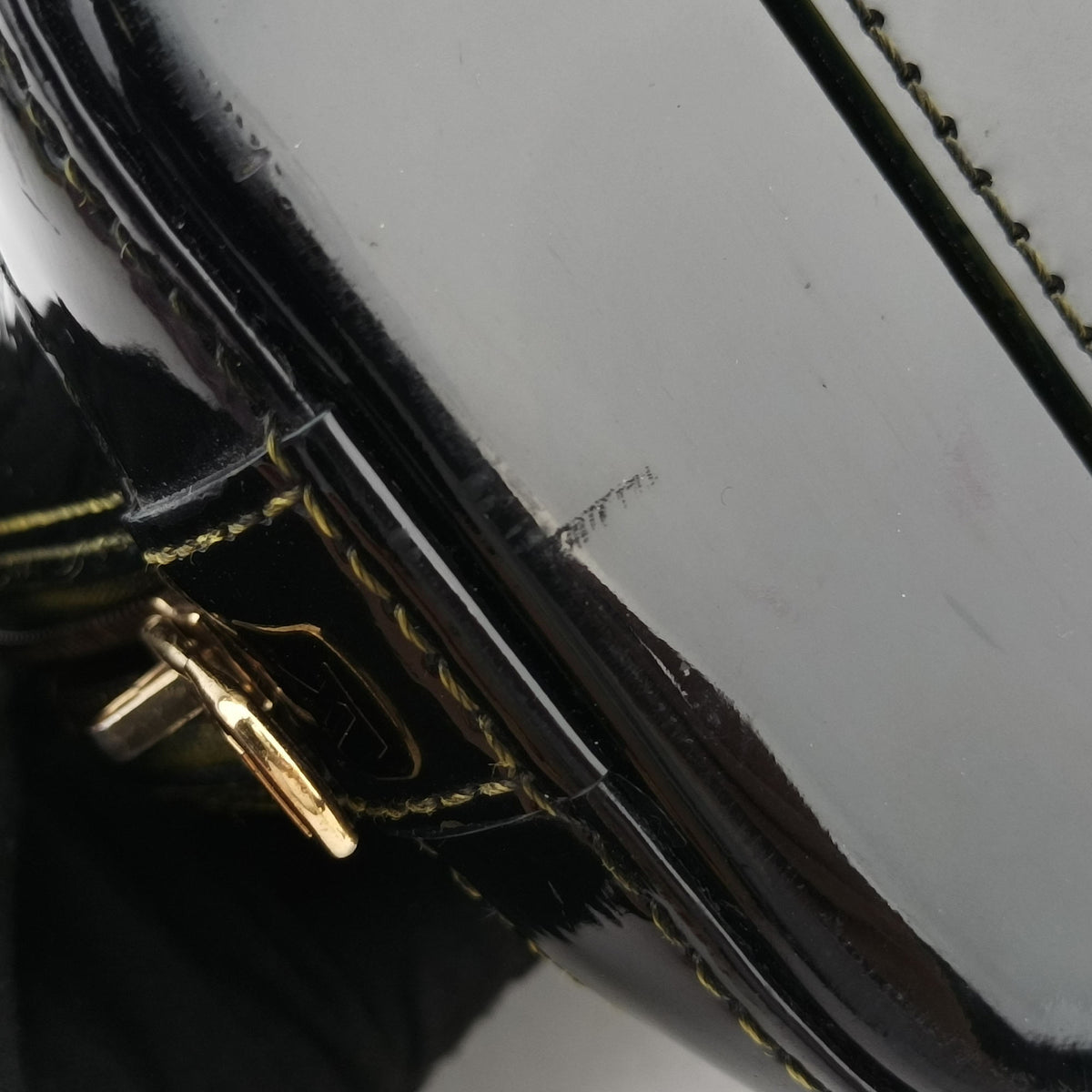 Pre-owned Louis Vuitton Alma BB Black Vernis  handbag | stylenewstar