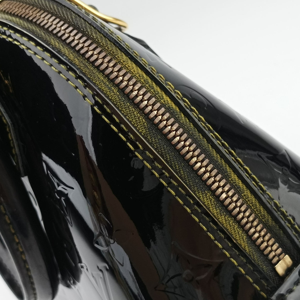 Pre-owned Louis Vuitton Alma BB Black Vernis  handbag | stylenewstar