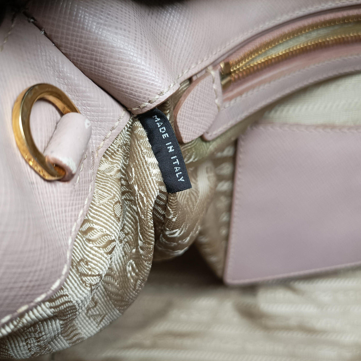 Vintage Prada Galleria Pink SAFFIANO Leather BN1801 handbag | stylenewstar